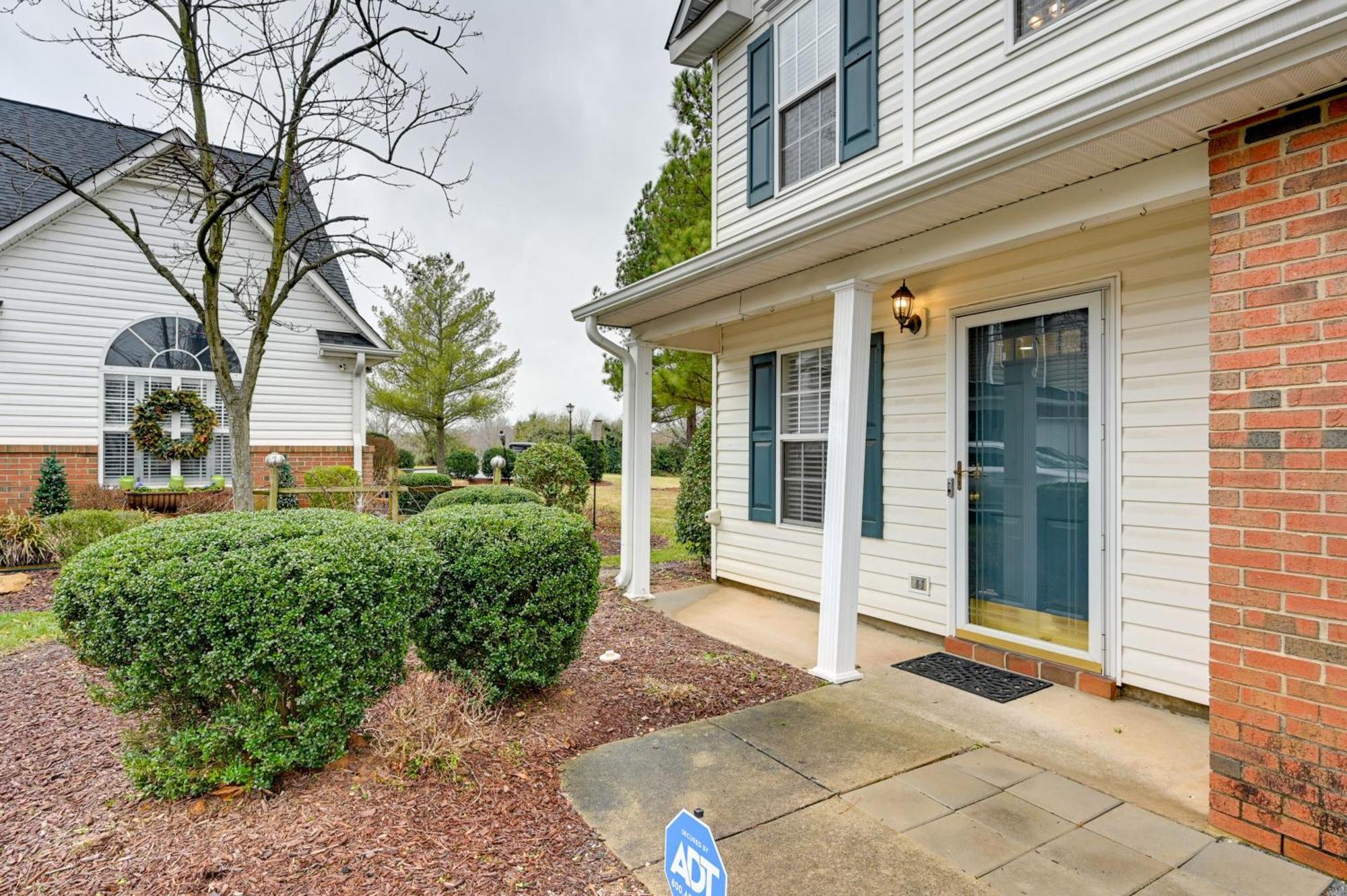 Centrally Located Townhome In Greensboro! Buitenkant foto